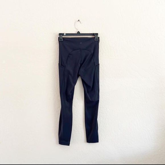 Athleta Black Ultimate Stash Pocket 7/8 Tight - Picture 5 of 8